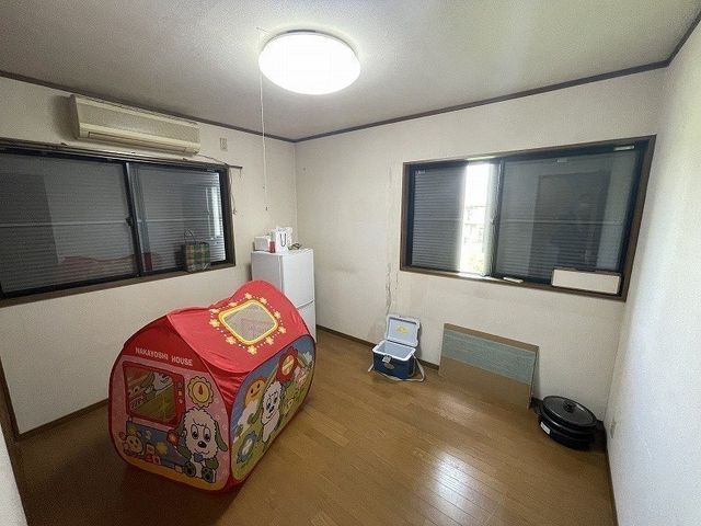 4LDK Detached House for Sale in Hirakata, Osaka - Thumbnail 3