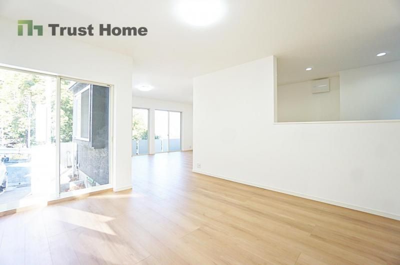 Renovated 3LDK Detached House in Kobe Kita Ward - Thumbnail 2