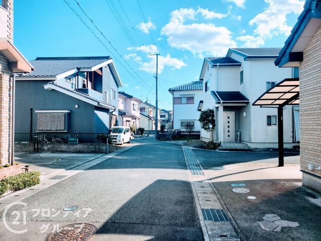 5LDK Renovated House with Solar Power in Taishi Town, Hyogo - Image 1