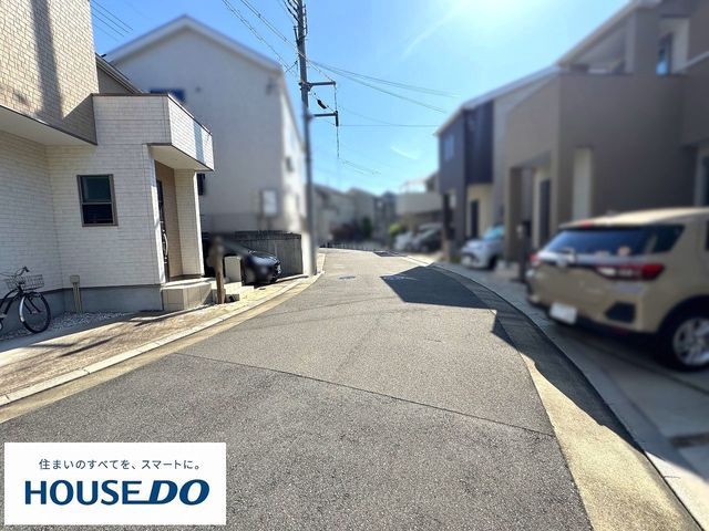 Modern 3LDK House in Hirakata, Osaka | 2018 Build, 2 Parking - Thumbnail 2