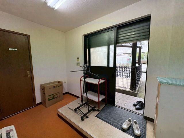 Shop-Residence for Sale in Higashiosaka, Osaka - 5DK Near Schools - Thumbnail 3