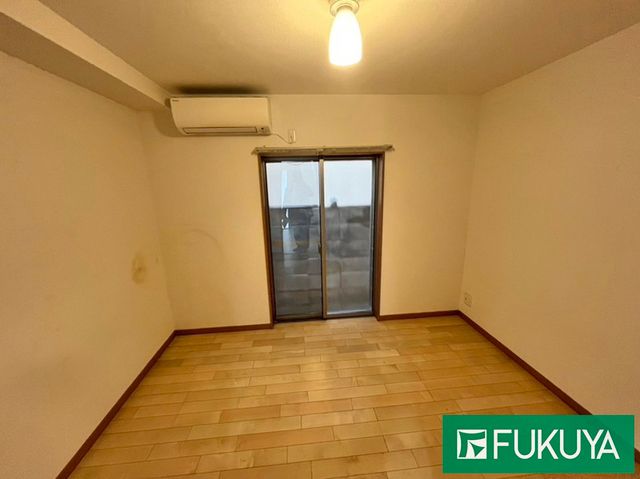 Modern 3-Story House for Sale in Kyoto's Nakagyo Ward - Thumbnail 4