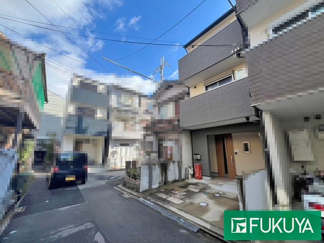 Modern 3-Story House for Sale in Kyoto's Nakagyo Ward - Thumbnail 2