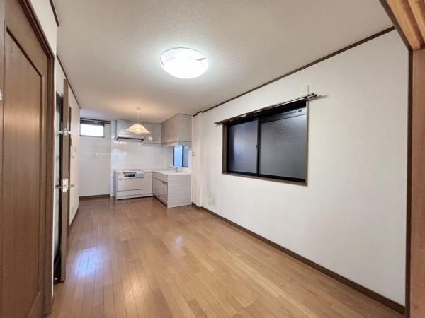 3-Story 5DK Steel House for Sale in Higashiosaka, Osaka - Thumbnail 4