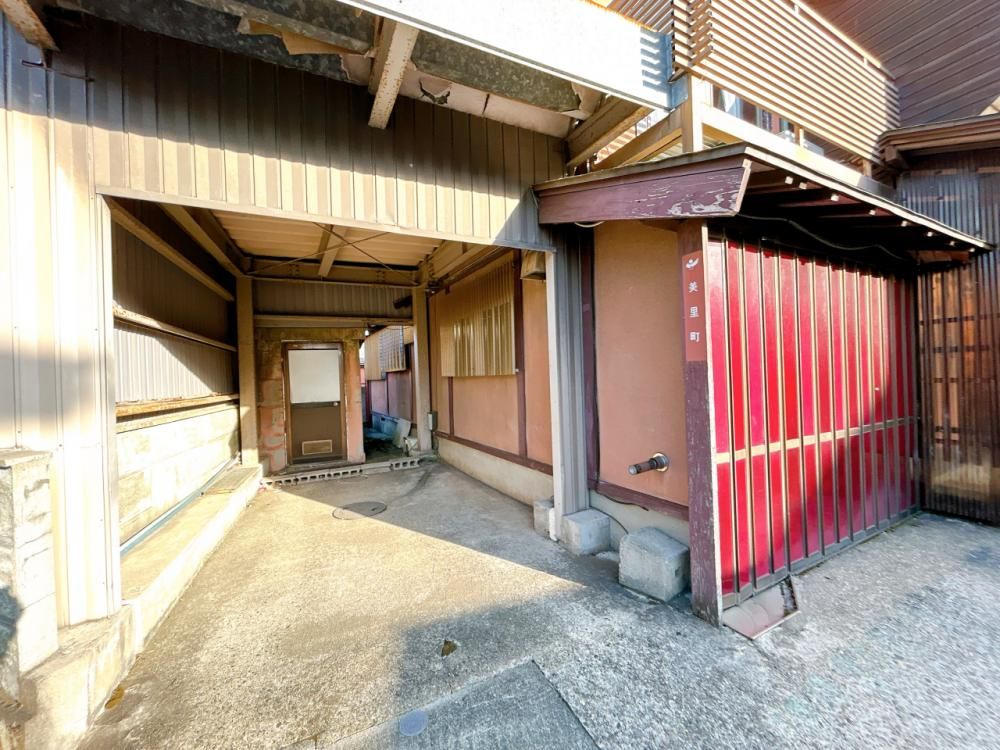 Renovated 5-Bedroom House for Sale in Ono City, Fukui - Thumbnail 4
