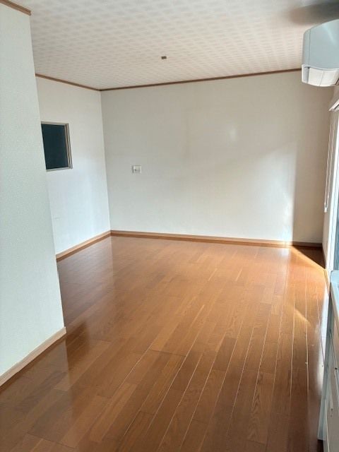5LDK Detached House for Sale in Chuoakacho, Osaka - Thumbnail 2