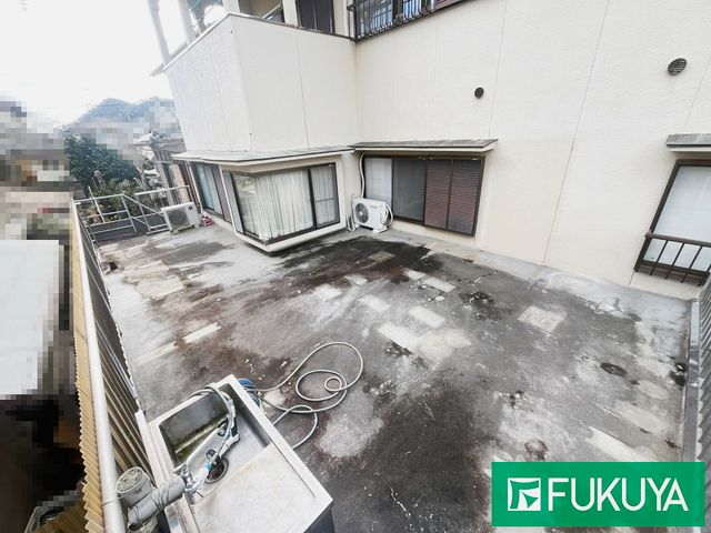 5SLDK House for Sale in Himeji with 4 Car Parks and Roof Balcony - Thumbnail 2