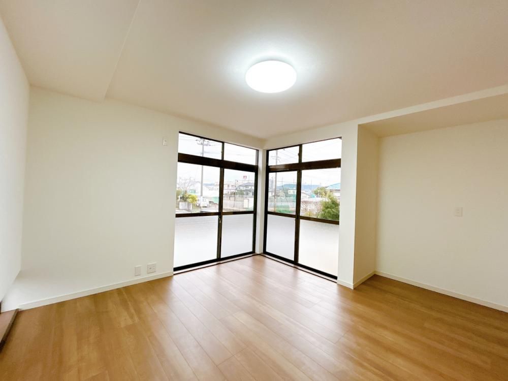 6LDK Single-Story House for Sale in Ichikikushikino, Kagoshima - Thumbnail 3