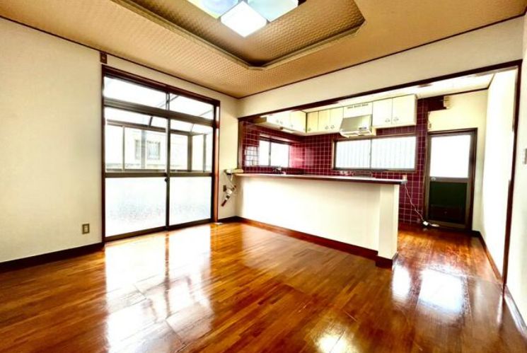 4LDK 95.13 sqm House for Sale in Wakayama City - Thumbnail 2