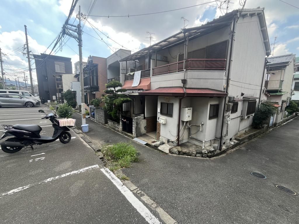 Terrace House for Sale in Higashiosaka, Osaka - 2SLDK - Thumbnail 2