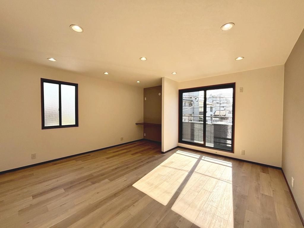 Renovated 6LDK Family House in Sakai, Osaka - Move-in Ready - Thumbnail 3