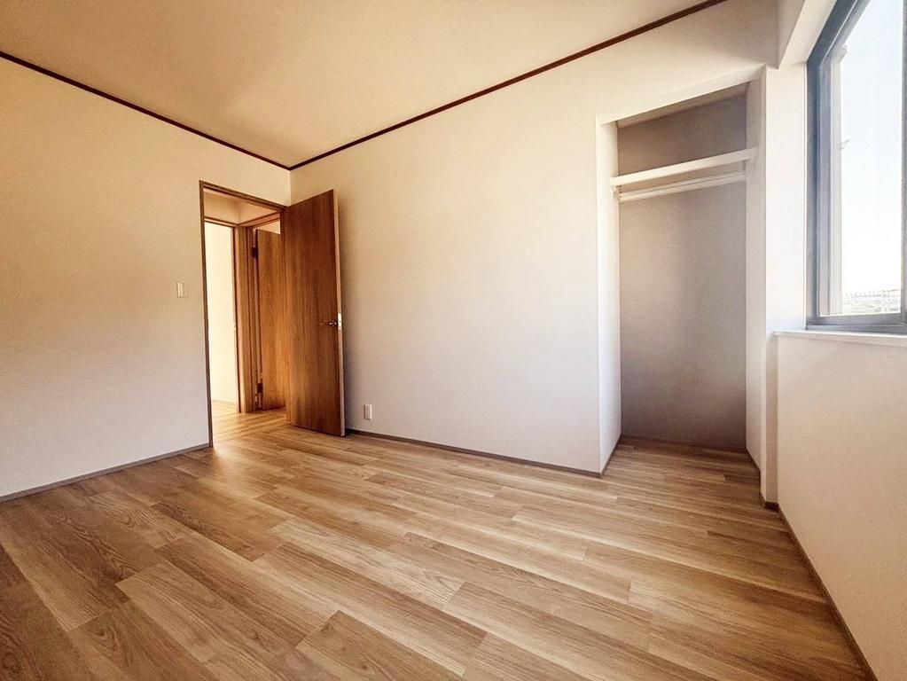 Renovated 3LDK House Near Nishiyama Tennozan Station, Kyoto - Thumbnail 2