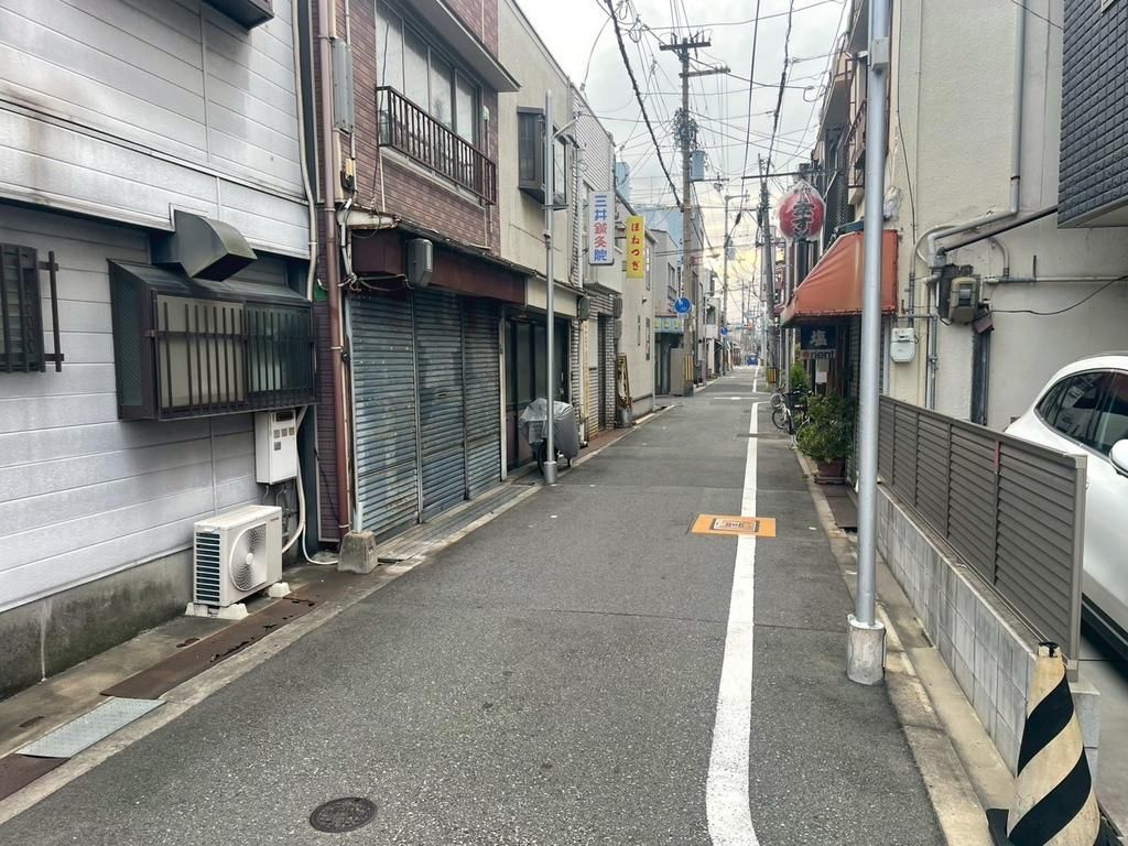 1921 Wooden House for Sale Near Nishi-Tengachaya Station, Osaka - Thumbnail 3