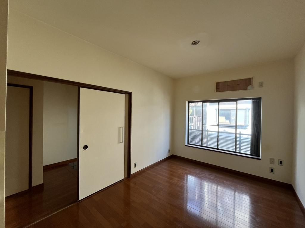 3LDK Detached House with Garage for Sale in Osaka Nishinari - Thumbnail 4