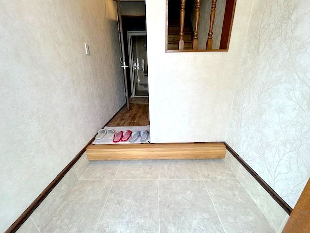 Renovated 3LDK Detached House in Takatsuki, Osaka - Thumbnail 3