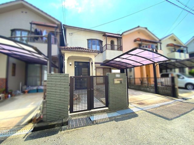 4LDK Terrace House for Sale Near Kusuba Station, Hirakata - Thumbnail 3
