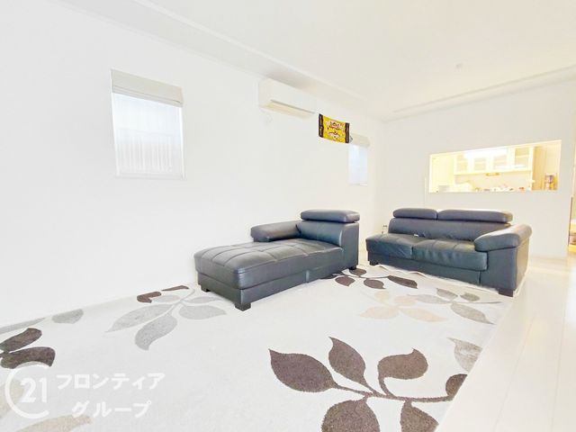 2018-Built 4LDK Solar-Powered House in Himeji, Hyogo - Thumbnail 3