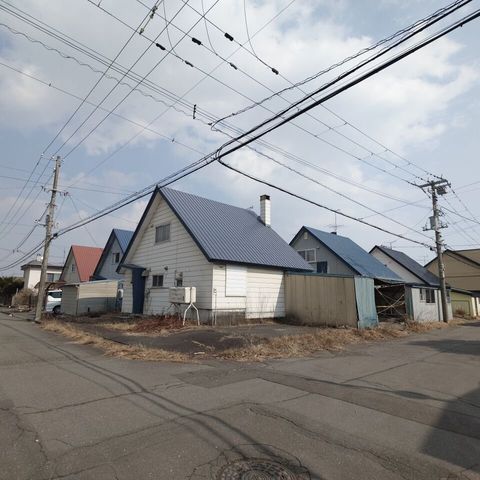 4LDK Corner Lot House for Sale in Tomakomai, Hokkaido - Thumbnail 2