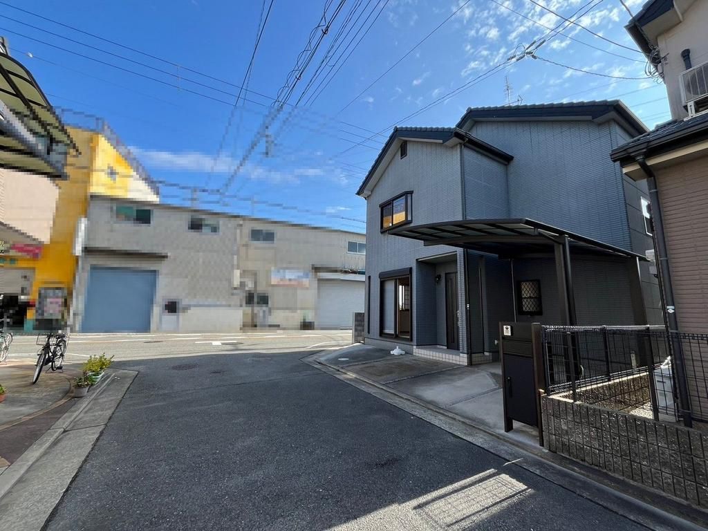Renovated 4LDK Detached House for Sale in Sakai, Osaka - Thumbnail 2
