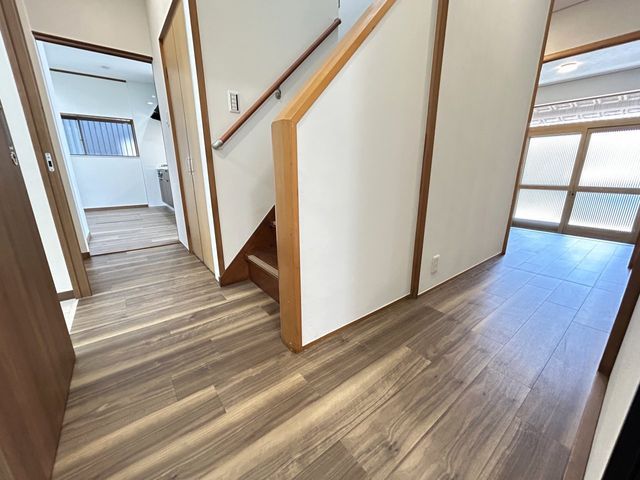 Renovated 5LDK Detached House in Kuwana, Mie - 146.11m² - Thumbnail 4