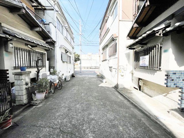3DK House for Sale in Minato-ku, Osaka City - Thumbnail 2