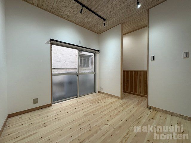 Renovated 3LDK House with Natural Materials in Habikino, Osaka - Thumbnail 4