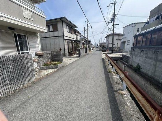 4LDK House for Sale in Awa, Wakayama City - 144.12 sqm - Thumbnail 2