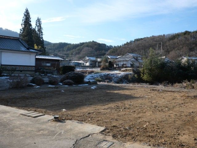 Land for Sale in Chikuhoku Village, Nagano - 685 sqm Plot - Thumbnail 2