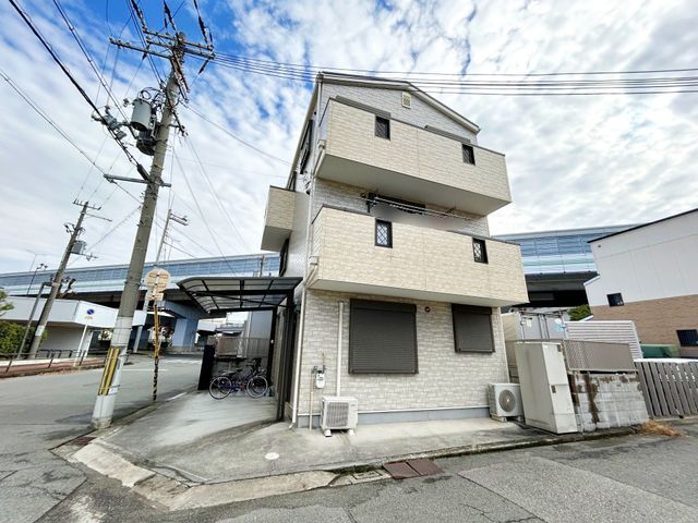 5LDK Steel-Framed House for Sale in Sakai, Osaka - Thumbnail 2