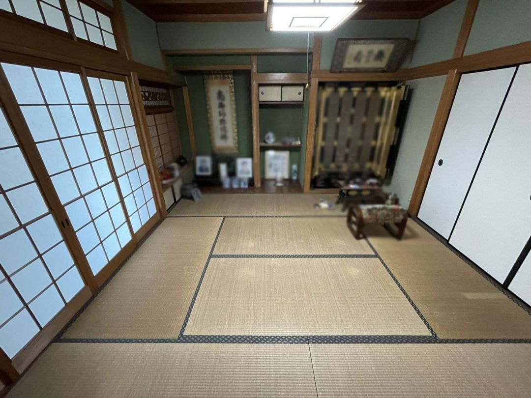 8DK Detached House on 114 Tsubo Land in Tatsuno, Hyogo - Thumbnail 2