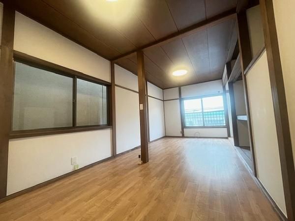 2LDK Detached House in Kadoma, Osaka - 60.14 sqm - Thumbnail 2