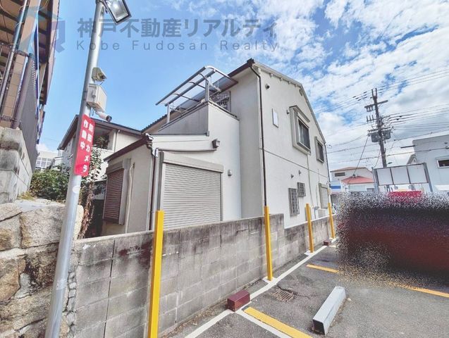 Renovated 3LDK House in Kobe Nada Ward Near Schools and Station - Thumbnail 2