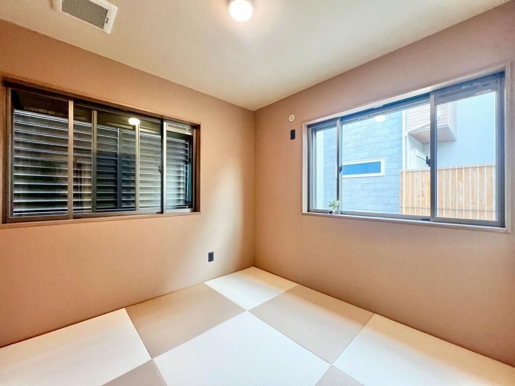Renovated 3LDK Detached House Near Suwanomori Station, Sakai - Thumbnail 4