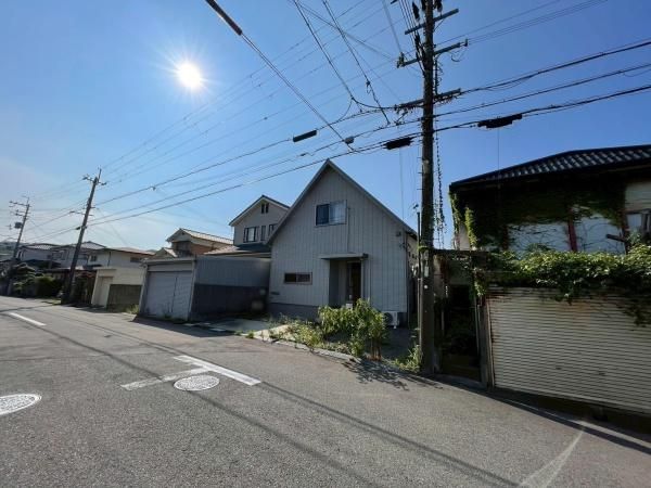 Modern 2LDK House for Sale in Isonoura, Wakayama City - Thumbnail 2