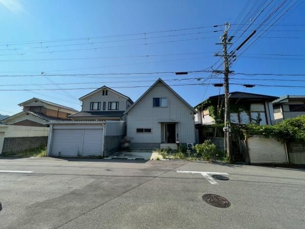 Modern 2LDK House for Sale in Isonoura, Wakayama City - Thumbnail 3