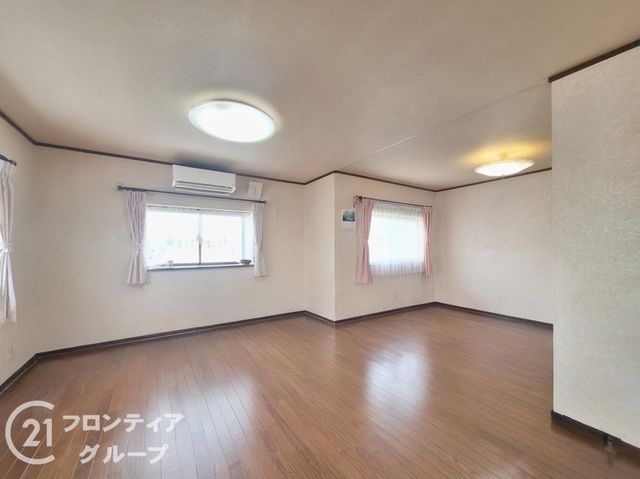 3LDK Detached House for Sale near Ishikiri Station, Higashiosaka - Thumbnail 4