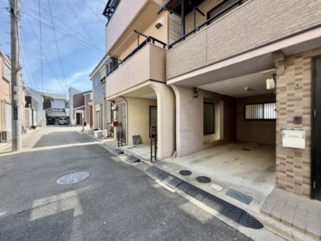 4LDK Detached House for Sale in Shijonawate, Osaka - Thumbnail 2