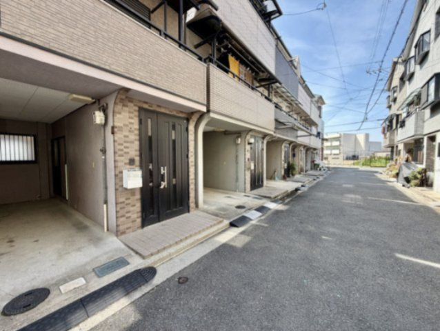 4LDK Detached House for Sale in Shijonawate, Osaka - Thumbnail 3