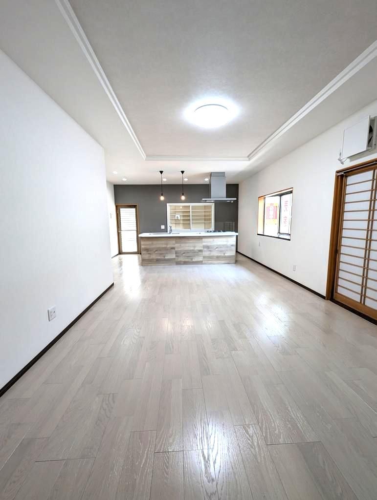 Spacious 6LDK House for Sale in Kashiba, Nara - 257 sqm - Thumbnail 3