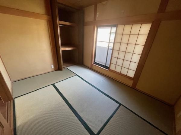 4SLDK Detached House for Sale in Kadoma, Osaka | Built-in Garage - Thumbnail 3