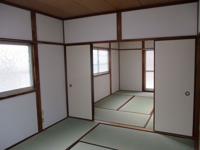 Higashiosaka City Arakawa 2-chome House for Sale Near Station - Thumbnail 2