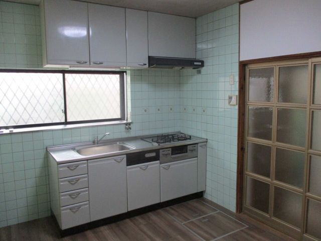 Higashiosaka City Arakawa 2-chome House for Sale Near Station - Thumbnail 3