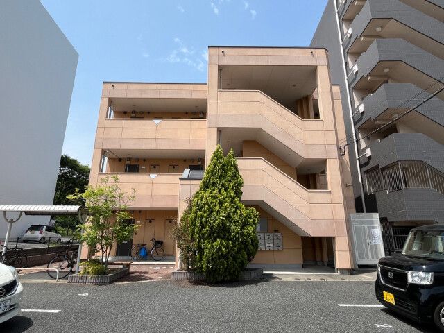 2LDK Apartment for Rent in Wakamatsu-ku, Kitakyushu - Thumbnail 4