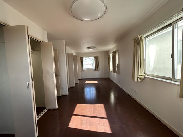 3LDK House for Sale in Tomidabayashi, Osaka - Near Kongo Station - Thumbnail 2
