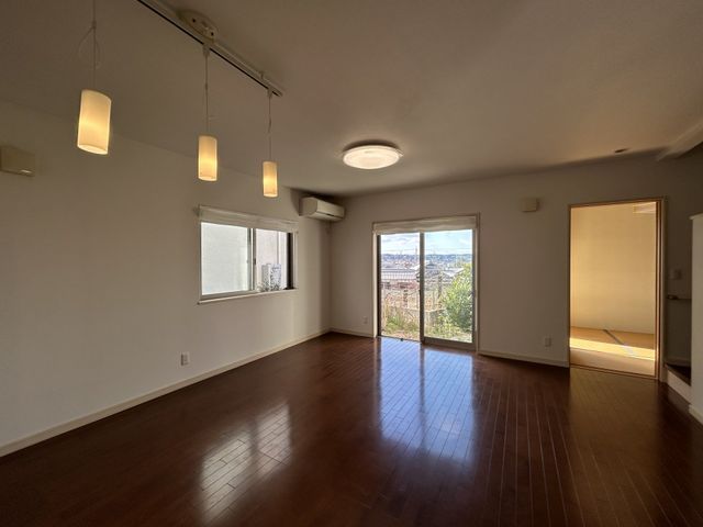 3LDK House for Sale in Tomidabayashi, Osaka - Near Kongo Station - Thumbnail 4