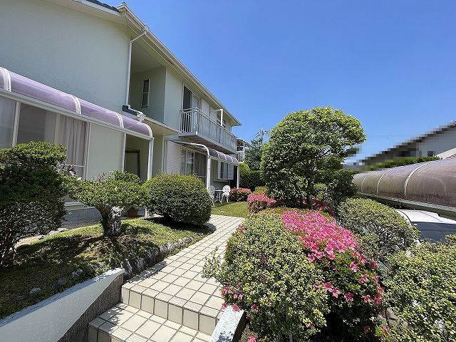 6SLDK Family Home with Garden in Kobe Hoshihadai | 2888万 Yen - Thumbnail 2