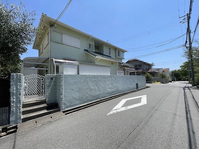 6SLDK Family Home with Garden in Kobe Hoshihadai | 2888万 Yen - Thumbnail 3