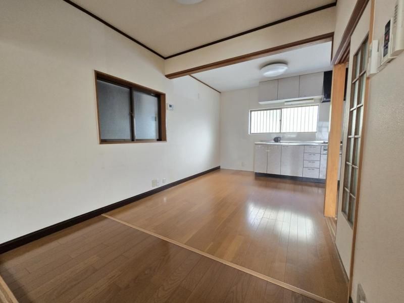 5LDK Detached House for Sale in Higashiosaka, Osaka - Thumbnail 2