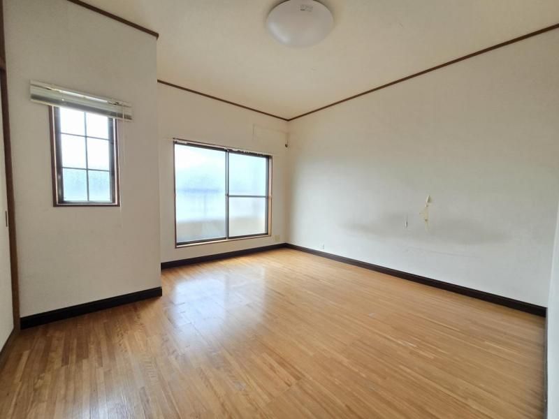 5LDK Detached House for Sale in Higashiosaka, Osaka - Thumbnail 4