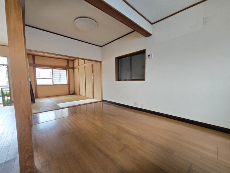 5LDK Detached House for Sale in Higashiosaka, Osaka - Thumbnail 3